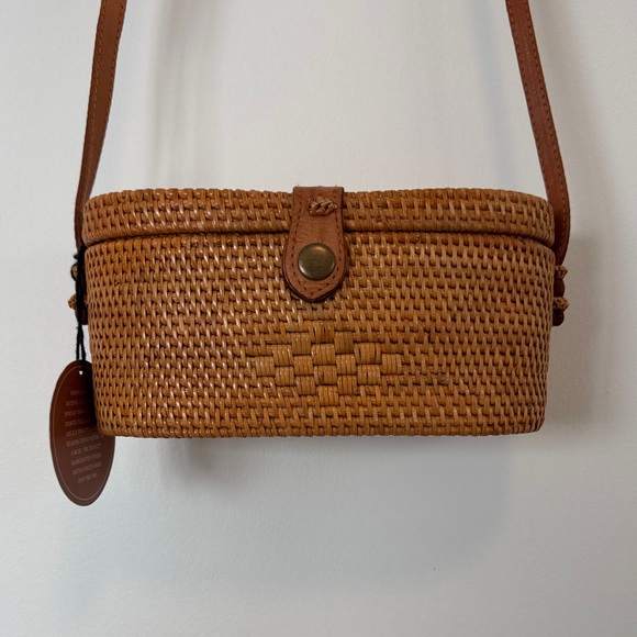 Indonesia Handbags - NWT Women’s Brown Woven Basket Bag - Bali Rattan Bag / Ata Grass Bag